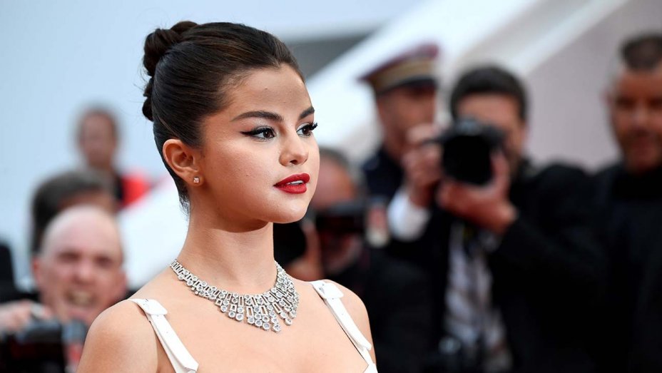 Anuncio de Selena Gómez da inicio a rivalidad con las Kardashian en el mundo del makeup