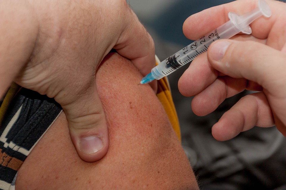 Más hospitales se suman al plan de vacunación en el sur de Florida