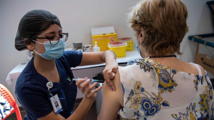 Florida evitó 2.400 muertes de adultos mayores gracias a la vacunación