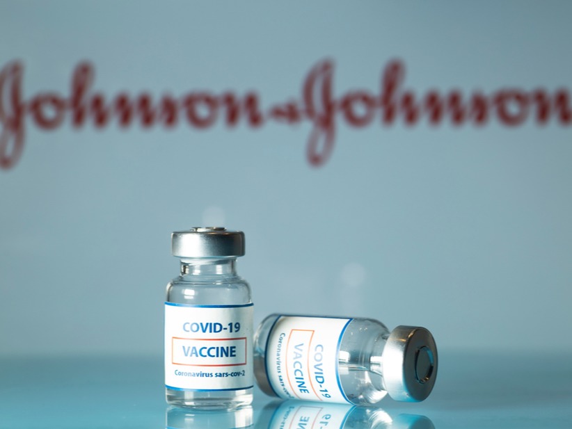 Johnson & Johnson afirmó que refuerzo de su vacuna eleva la protección contra covid