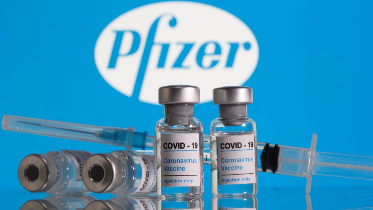 Tercera dosis de vacuna Pfizer aumenta protección contra la variante Delta