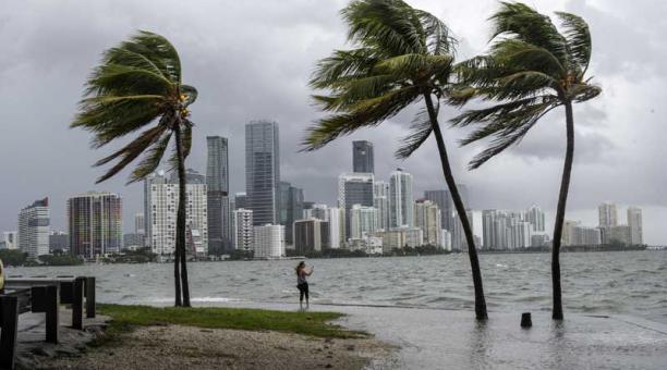 Fuertes vientos se esperan en las costas de Florida