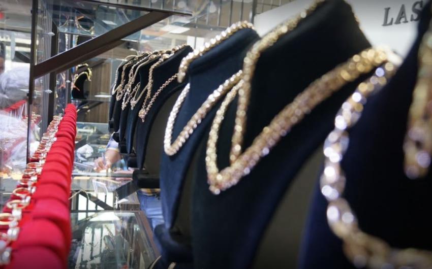 Vea lo que le hizo este dueño de una joyería de Florida a quien pretendió robar su negocio (Video)