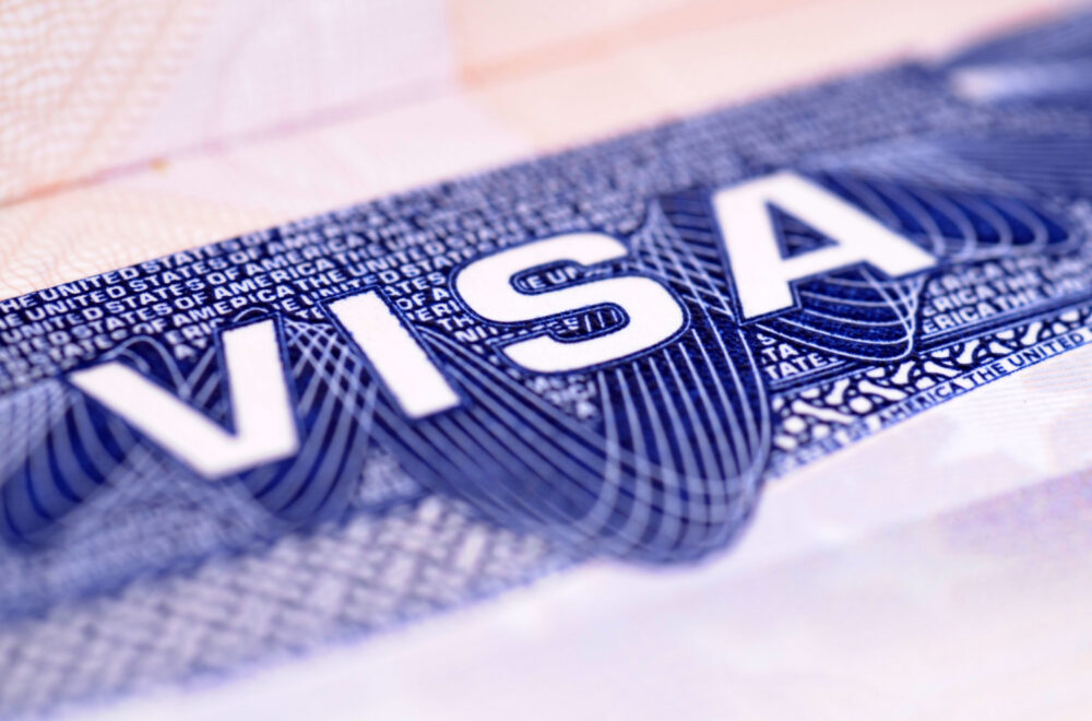 Hablar inglés: ¿La clave para obtener una visa? Esto dice un ex cónsul