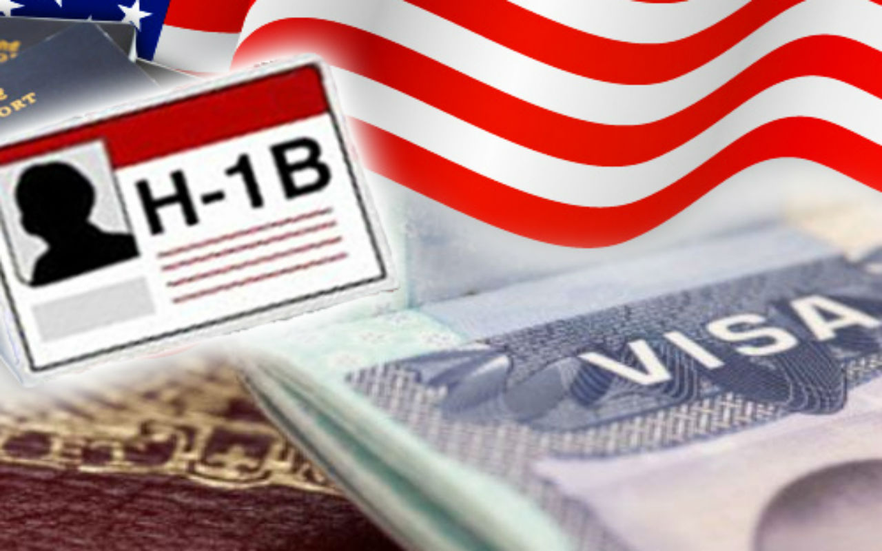 Juez federal anula reglas que limitan las visas de trabajo