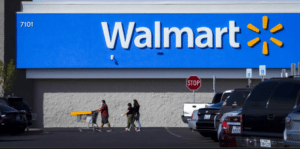 Walmart deberá pagar millonaria indemnización por vigilar a un hombre negro mientras compraba