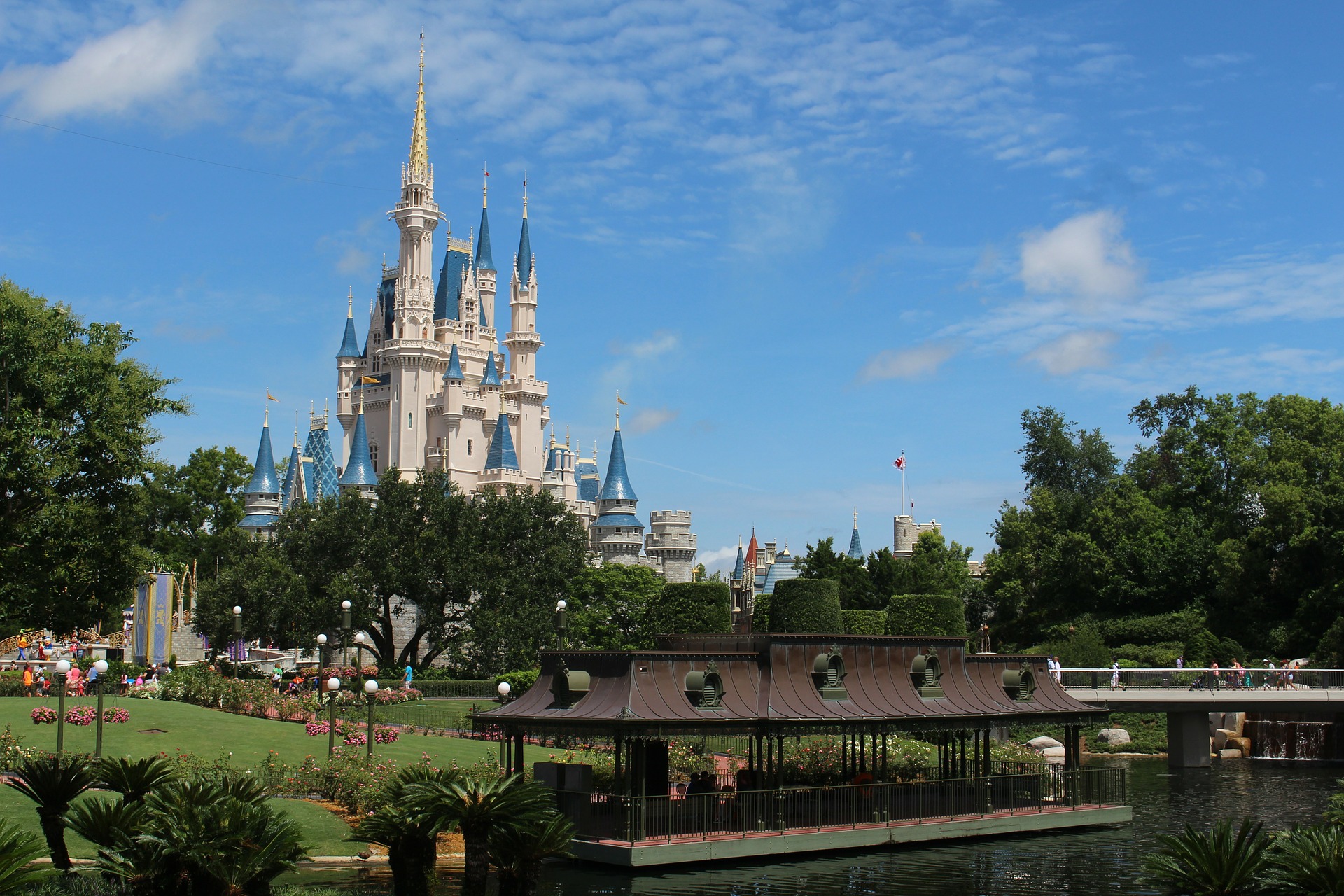 Parques de Disney en Florida reabrieron pese a críticas