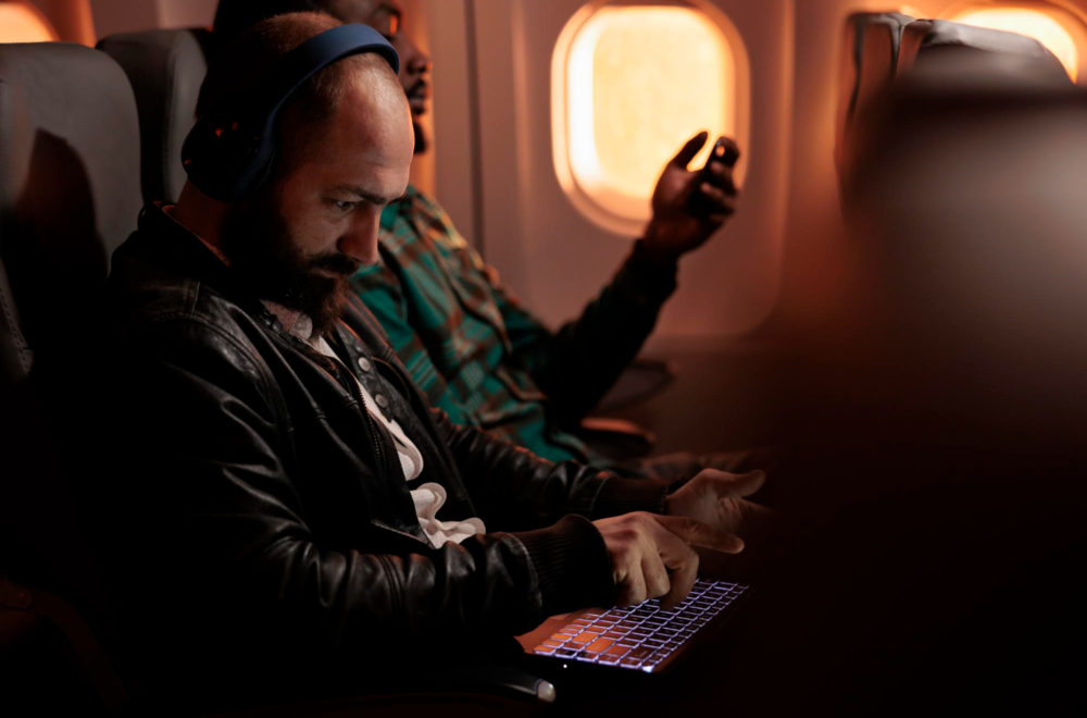Wi-Fi en el avión: ¿es un servicio conveniente, o una ciberamenaza?