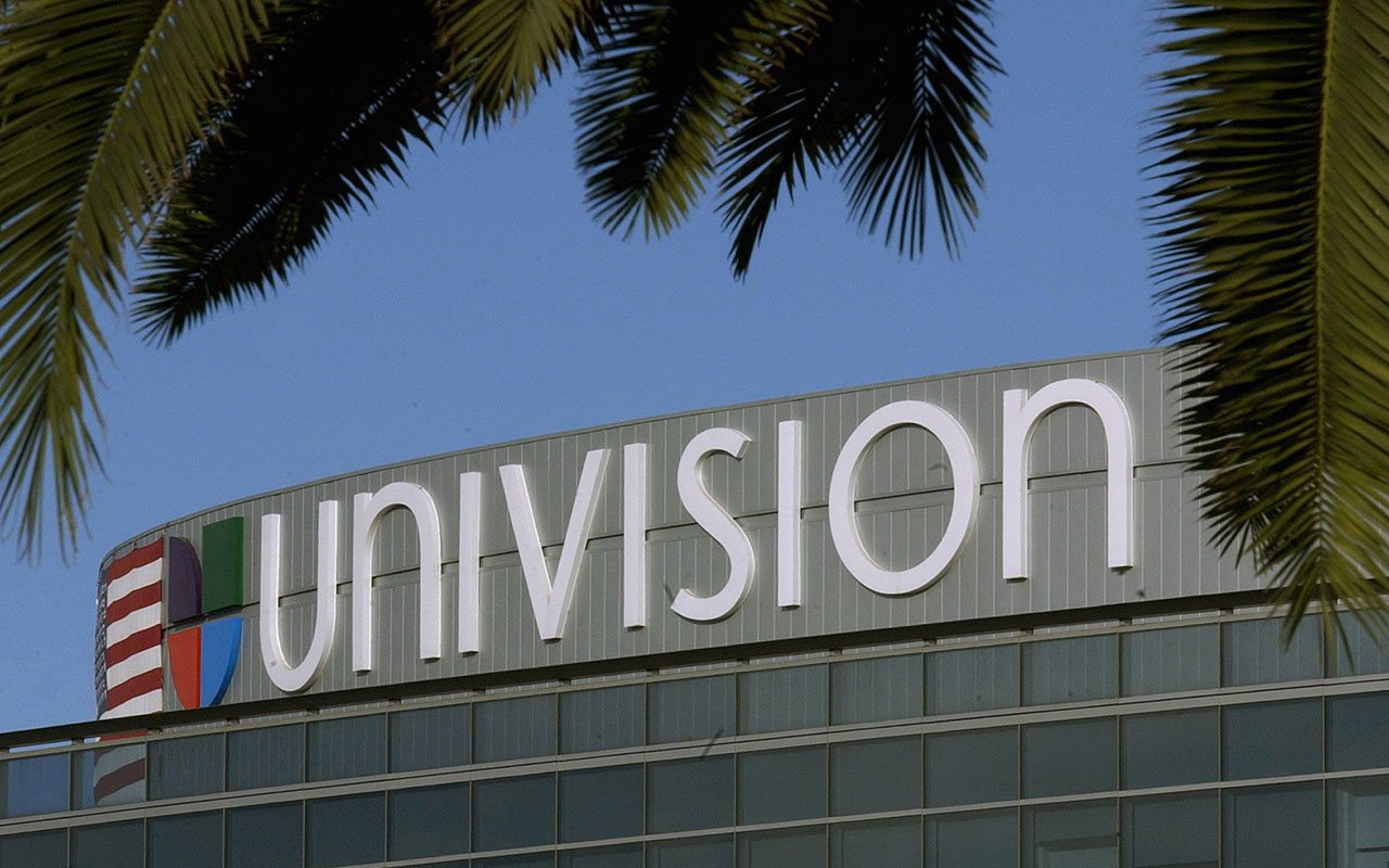 A través de un comunicado la empresa Univision confirma venta de la cadena