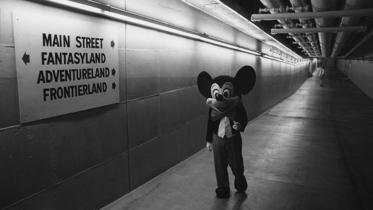 ¿Sabías que Disney tiene túneles secretos?