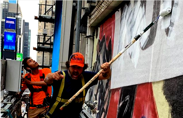 Artista Domingo Zapata acapara la atención del mundo con ambicioso proyecto en el Times Square de Nueva York