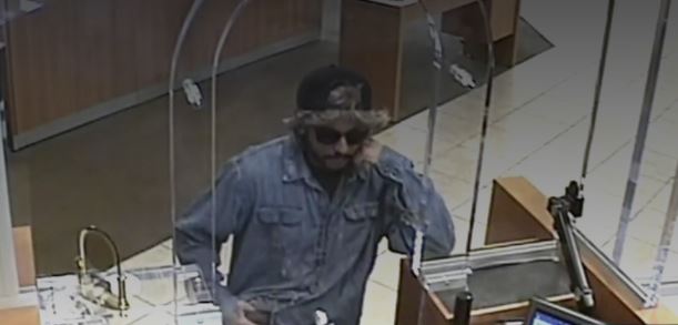 Delincuente que robó Chase Bank a mano armada en Miami es buscado por FBI